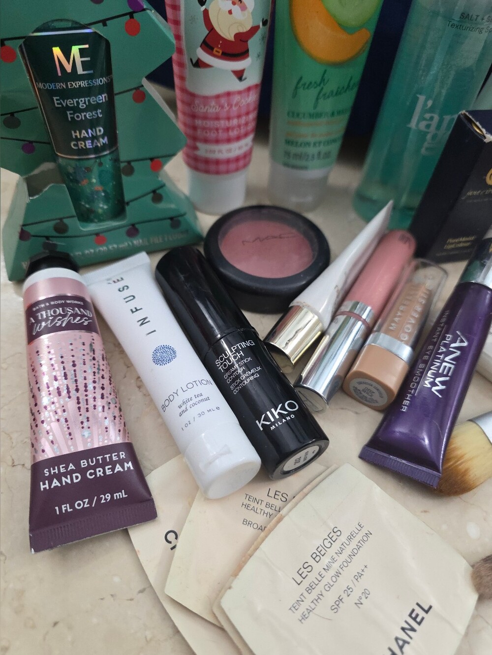 Bundle Cosmetic - Picture 2 of 7
